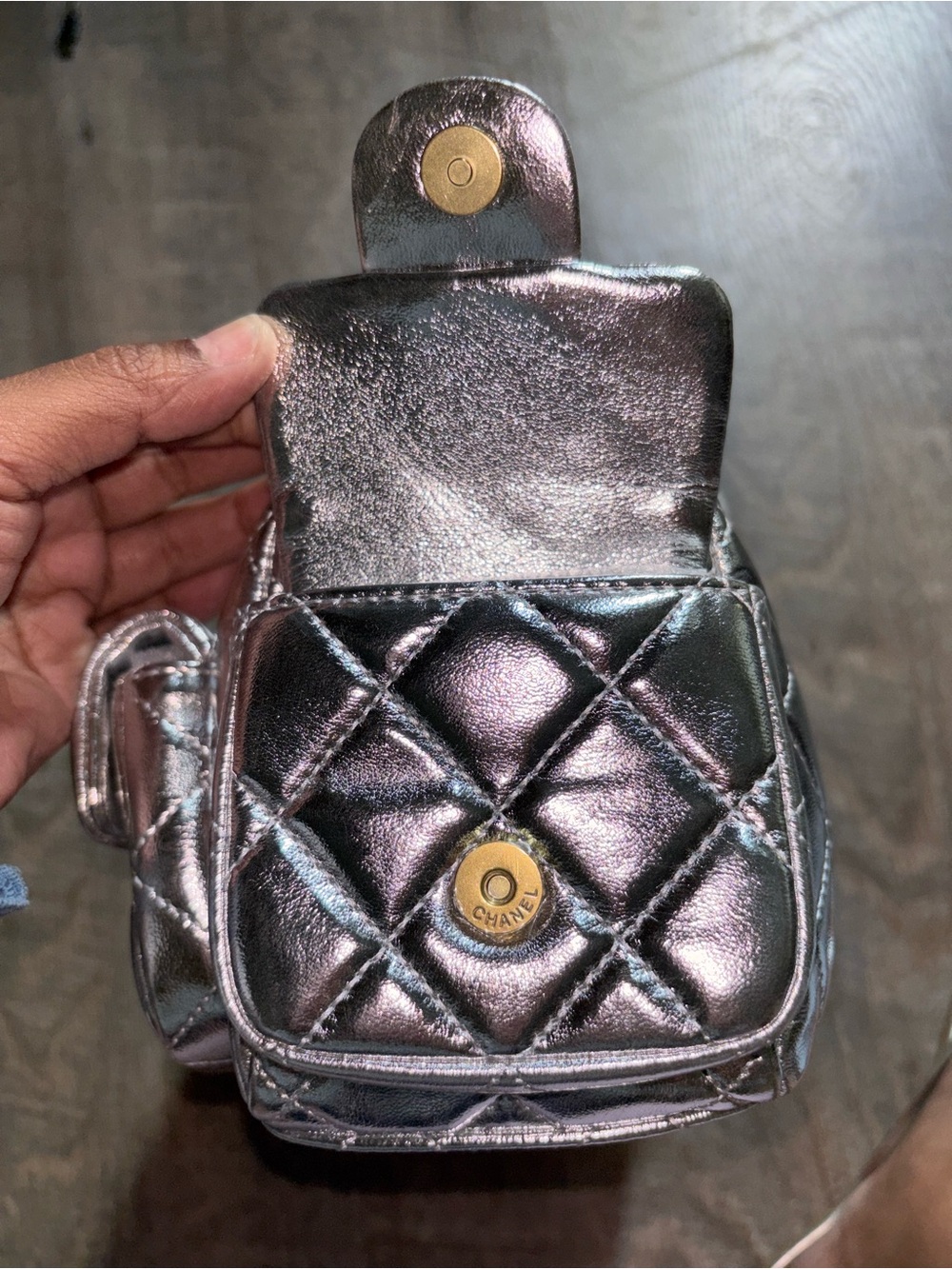 Metallic Silver Quilted Duel Pockets, includes box and dustbag - FREE SHIP! - Picture 8 of 11